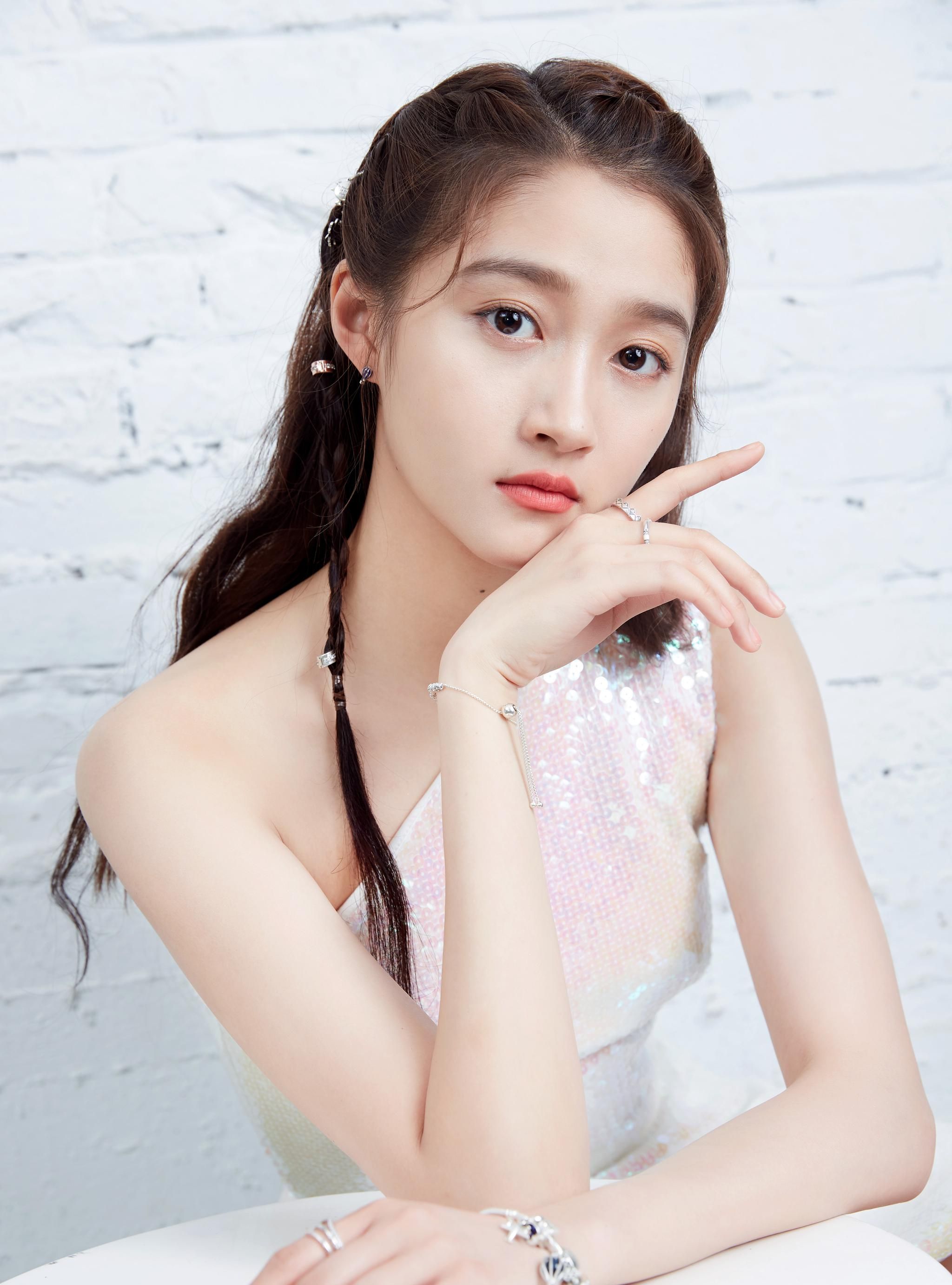 关晓彤很久没有优秀的作品了但她肯定不会掉队