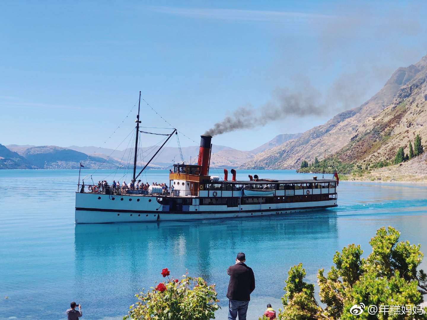 体验厄恩斯劳号,瓦卡蒂普湖上著名的百年蒸汽船.在新西兰坐船