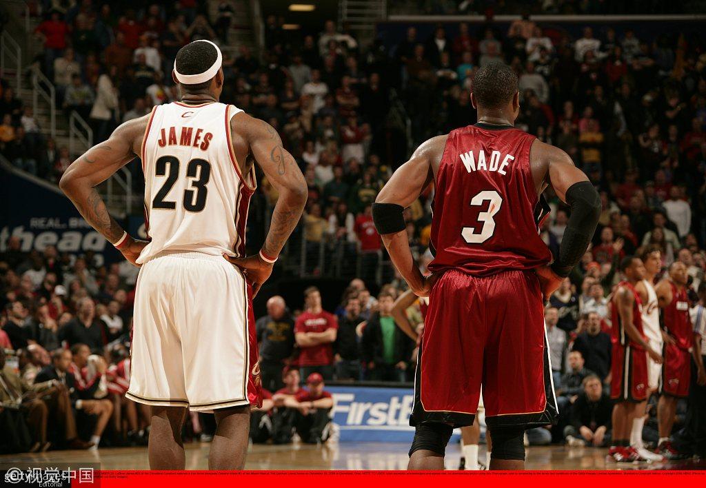 詹韦生涯最后对决温情无比 最后一幕令多少球迷动容