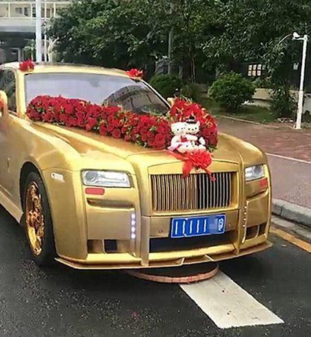 路遇"土豪金"劳斯莱斯,车牌n11111,价格539万全国只有一辆