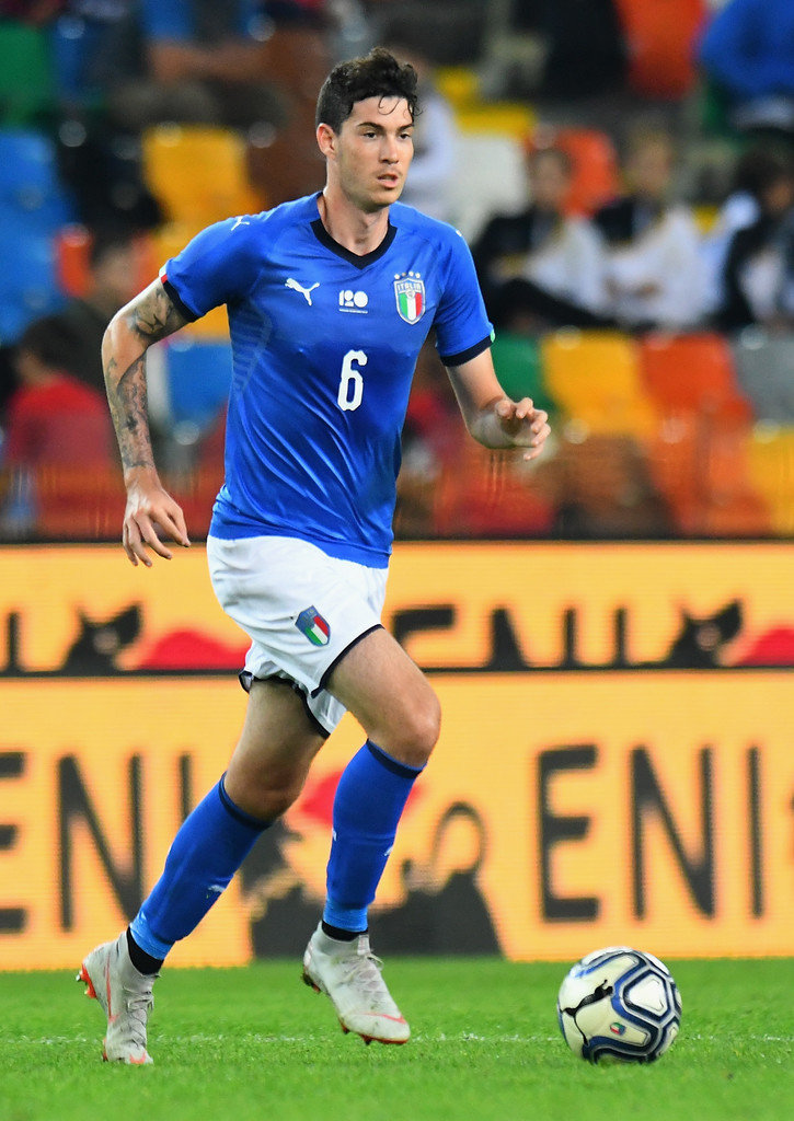 希望来几张巴斯托尼穿意大利球衣的照片巴斯托尼alessandro