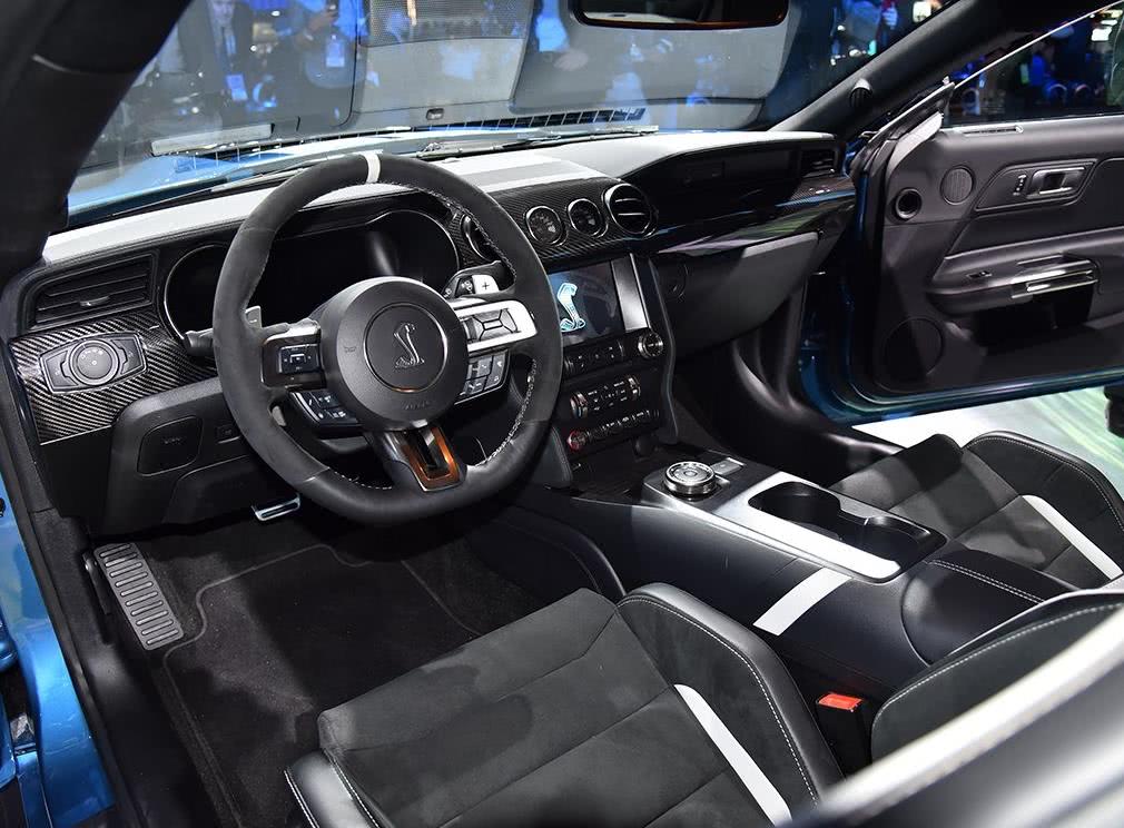 最强野马谢尔比gt500首台量产车拍卖110万美元成交