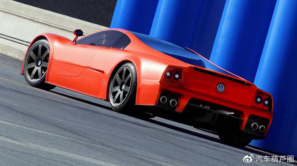 史上最低调超跑？挂大众标，长得也像帕萨特，但性能却不输法拉利