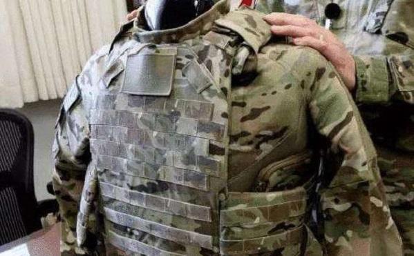 中国最强防弹衣:连射12枪都无法击穿,内部结构不一般