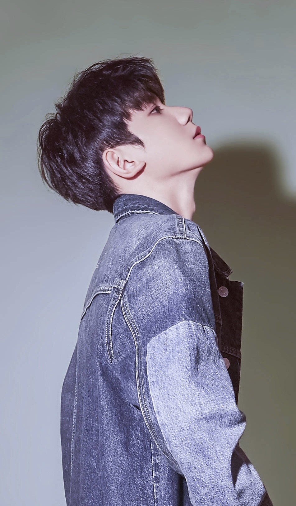 刚哥喉结杀小合集～轻熟荷尔蒙扑面而来,真的好绝!@tfboys-王源