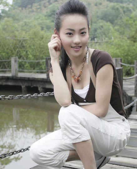 她被琼瑶一手捧红,现在嫁给王思聪兄弟,婚后被宠成公主!