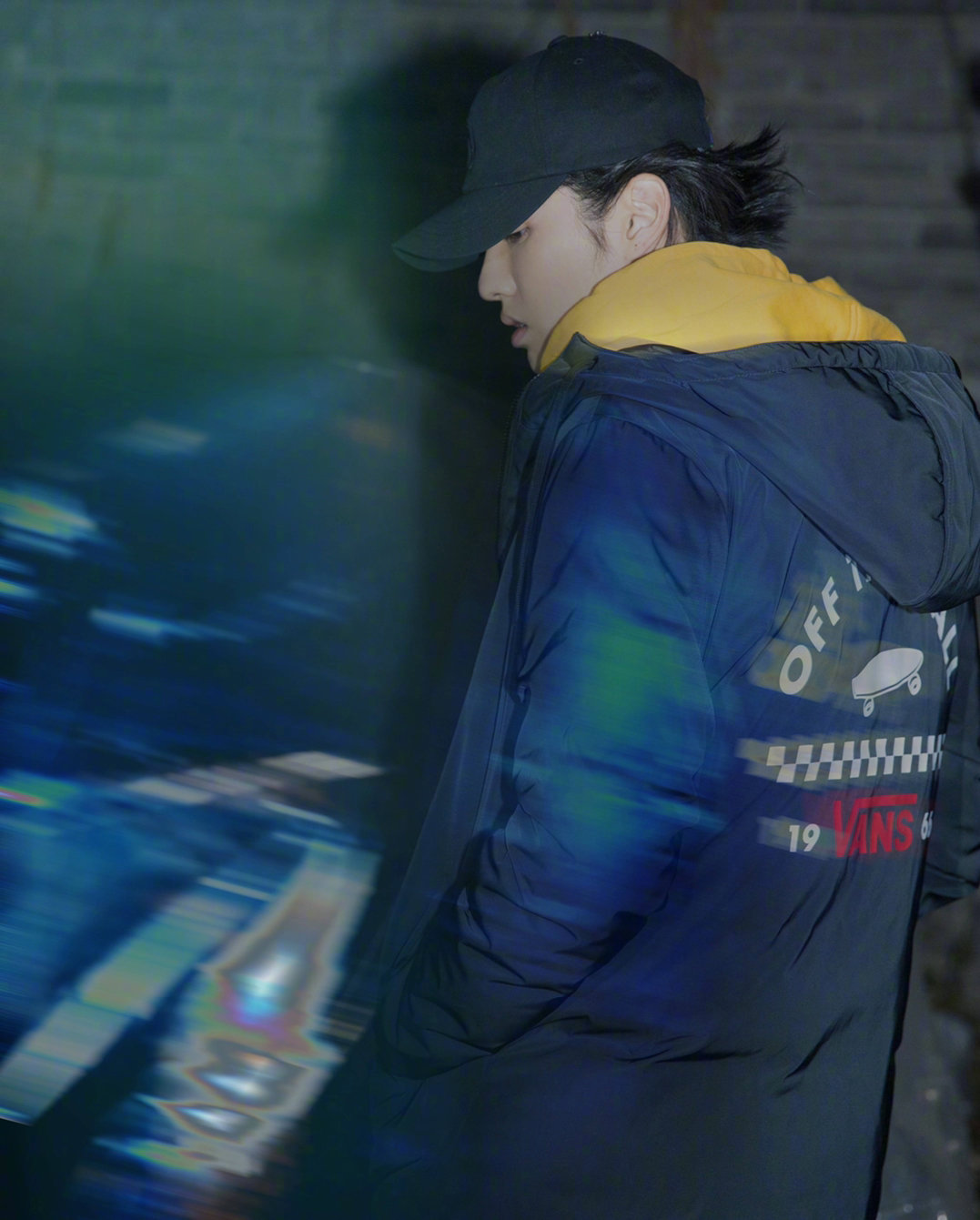 吴亦凡在ins上分享了自己的帅照,周杰伦随后评论