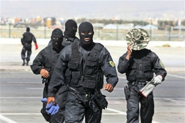 伊朗特种兵从天而降,五分钟内解决美盟友:堪称教科书式战例