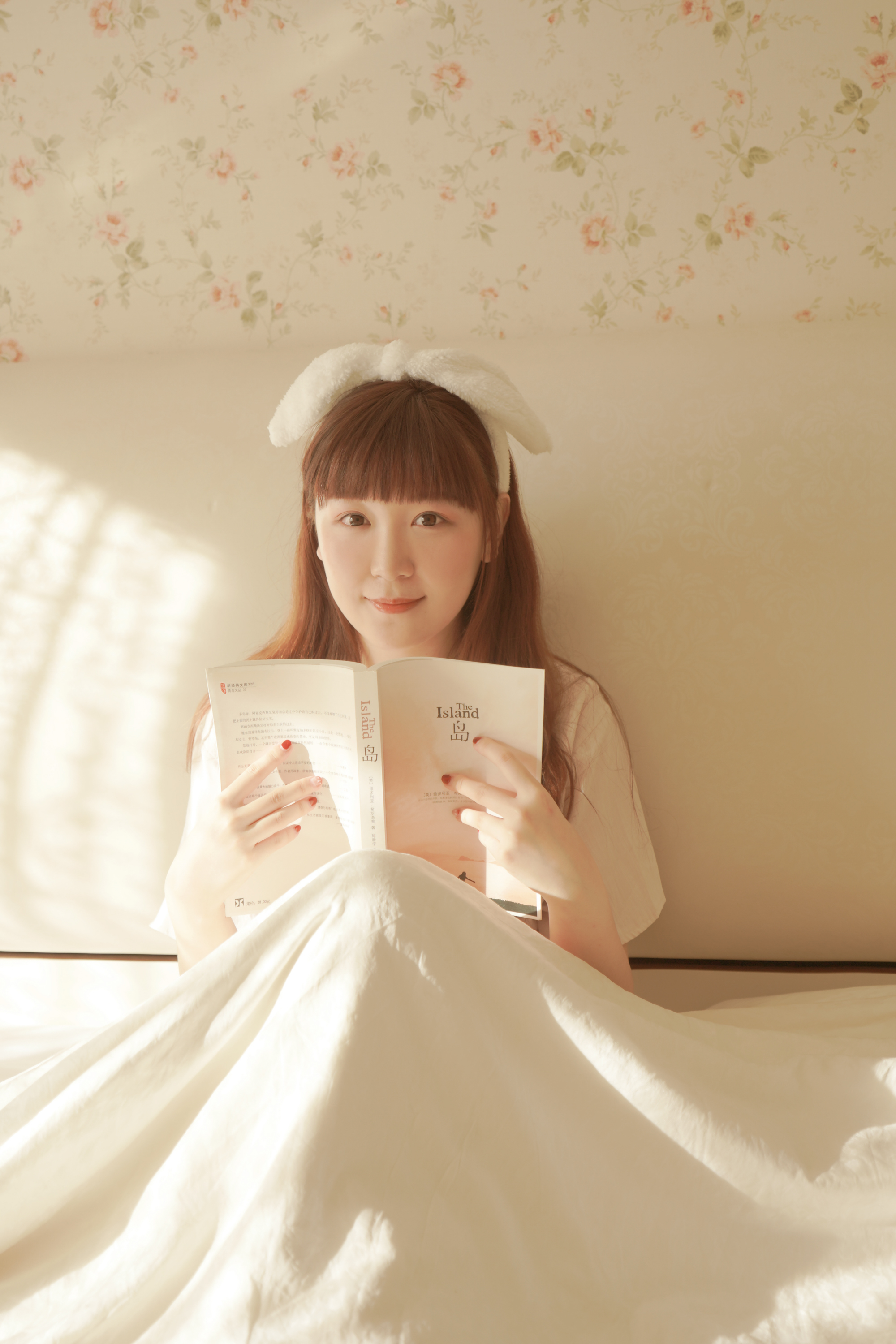 出镜:@鹿一只呀 676767摄影:@icy张思涵 67你在微凉的晨光里