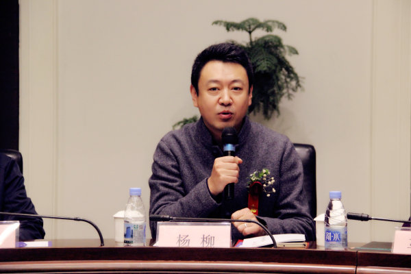 被谣言中伤的主持人杨柳,7年前就通过齐鲁晚报澄清过.