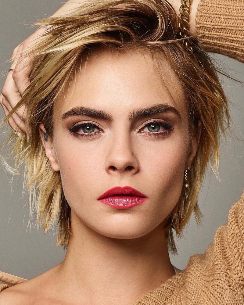 卡抽cara delevingne 出镜代言dior makeup 最新款 dior addict stell