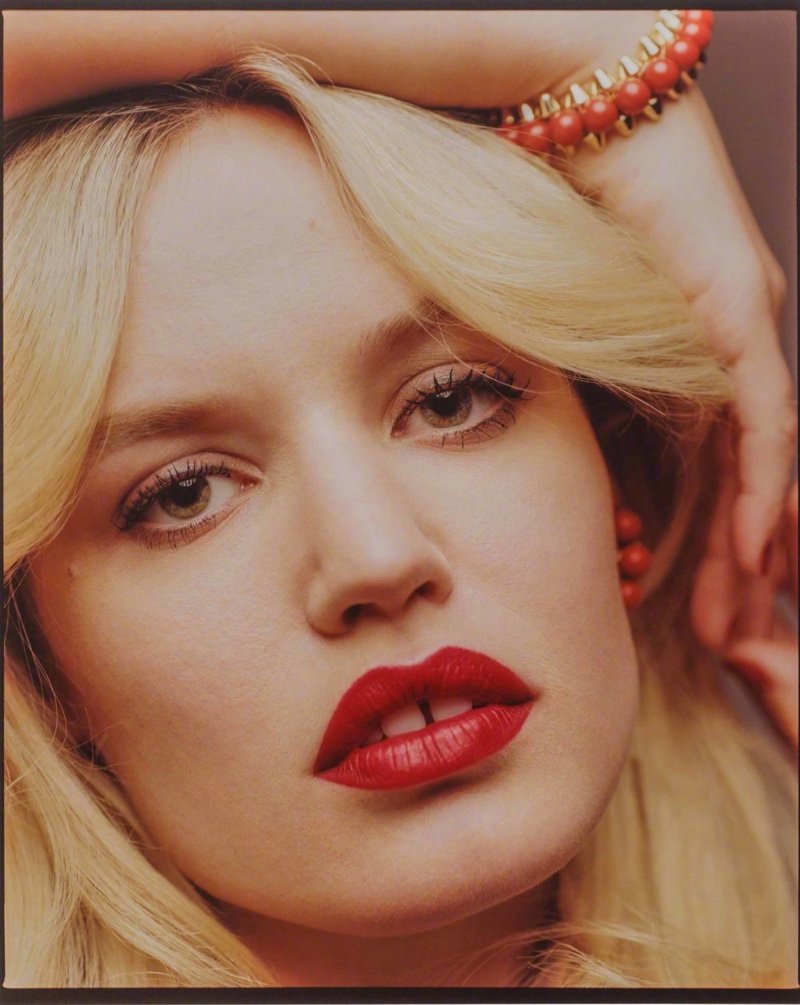 georgiamayjagger登上sorbet2019年夏季刊封面