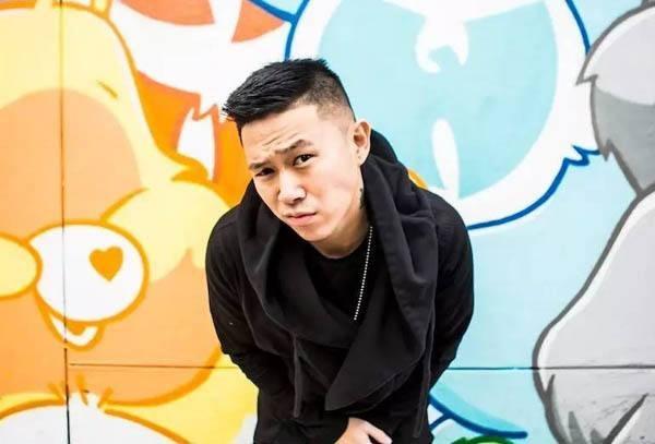 这次lilpump事件,欧阳靖终于发布diss了,一开口就知道是老江湖