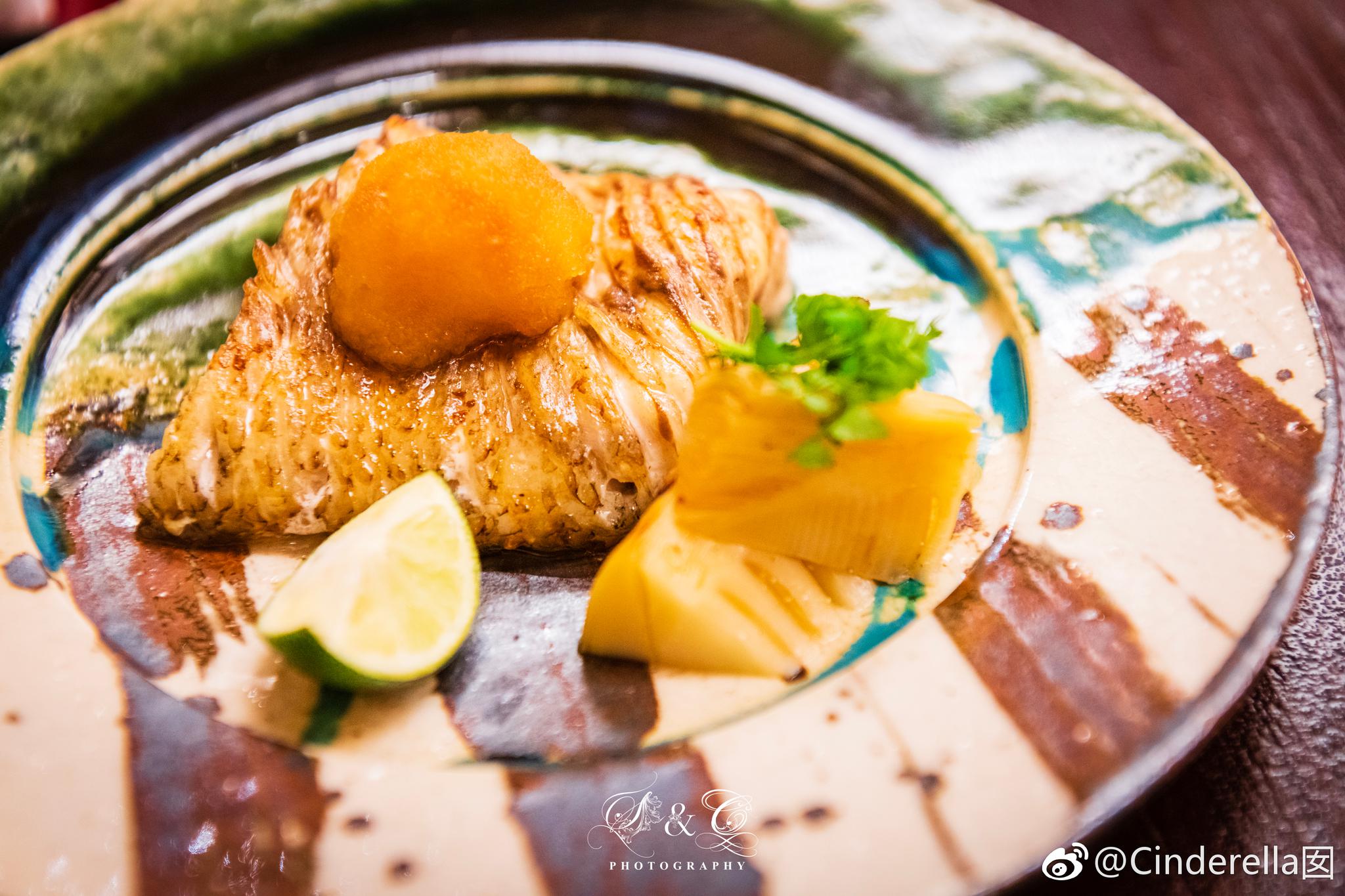 拔草位于银座的小十 比起同门山本征治的龙吟