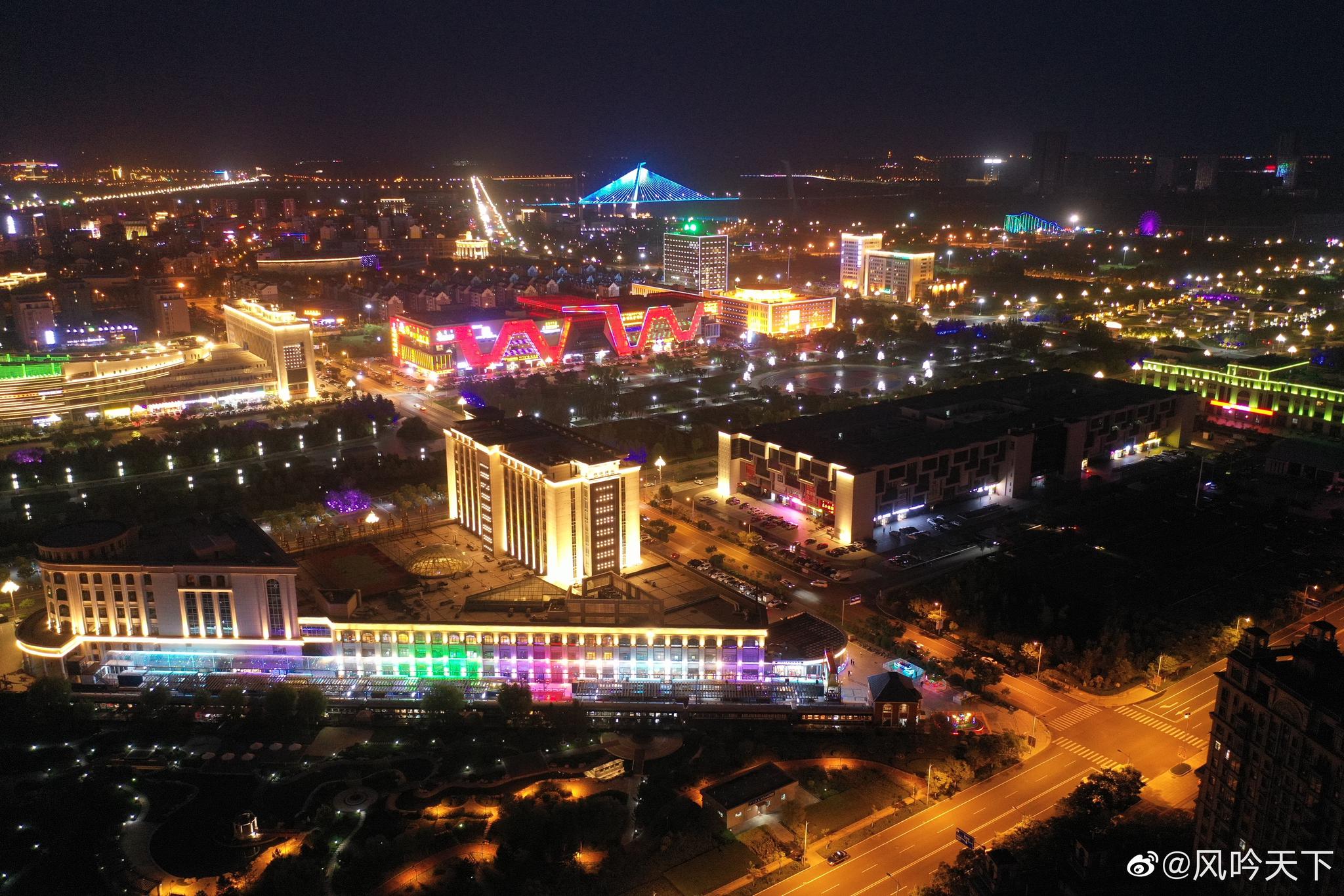 鄂尔多斯康巴什,一个曾被称为"鬼城"的地方|鄂尔多斯|巴什|鬼城_新浪