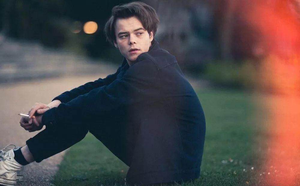 鸡皮疙瘩侏儒红衣女演员的简单介绍