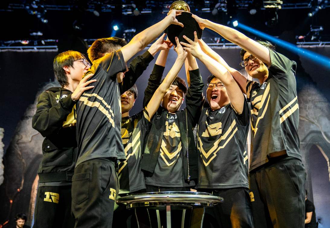 lol:uzi将参加明星真人秀,电竞圈与娱乐圈触电,影响力剧增