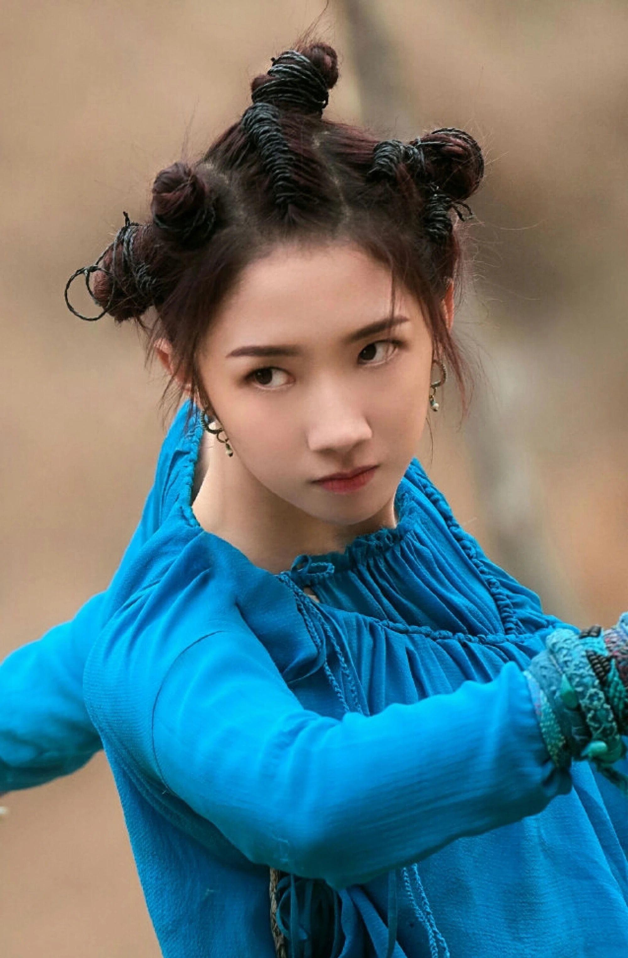 孟美岐是更加适合现代剧一点,古装剧有点驾驭不住.