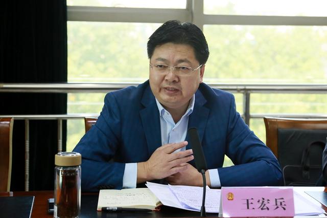 咸阳市委政法委书记王宏兵深入咸阳中院调研指导工作