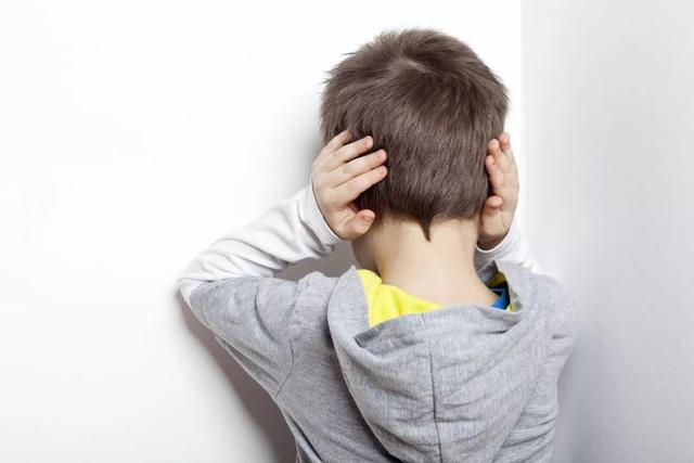 孩子耳朵突然"聋了",听力考试都听不清,医院查了半天,却发现