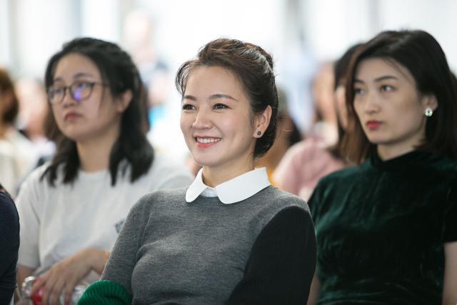 小s把她当绿叶衬托自己的美,现她逆袭成功,比小更美更幸福!|阿雅|仁波