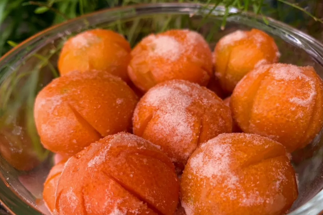 大叔家的春季小吃自制金桔饼清香味美酸甜可口家人爱吃