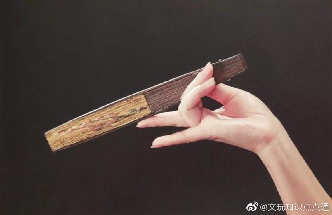 梅派艺术在不同曲目中运用过的几种兰花指样式|梅派|兰花指|曲目_新浪新闻