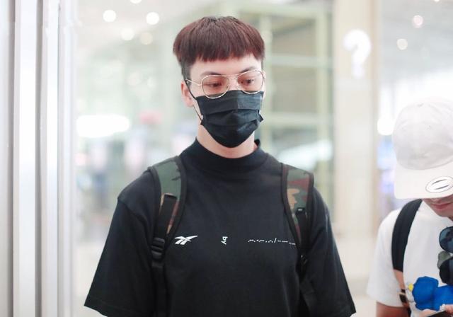 陈伟霆又剪头发剪成锅盖头好清爽男生夏季的发型模板