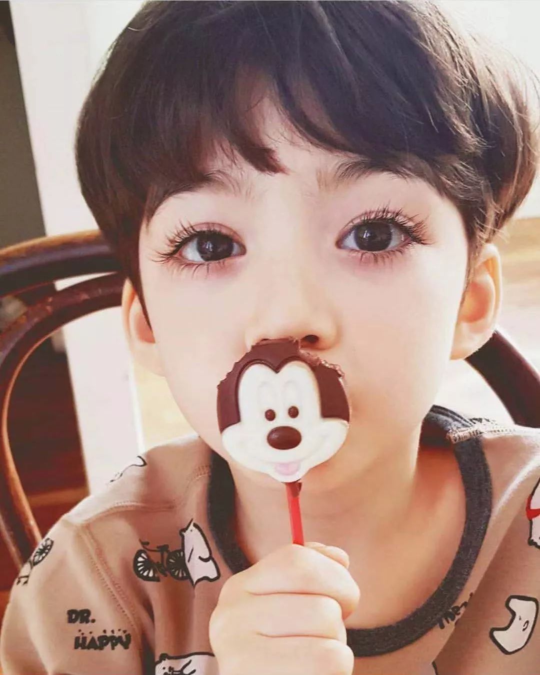 这个混血小男孩让18万人疯狂,网友:又来骗我生儿子