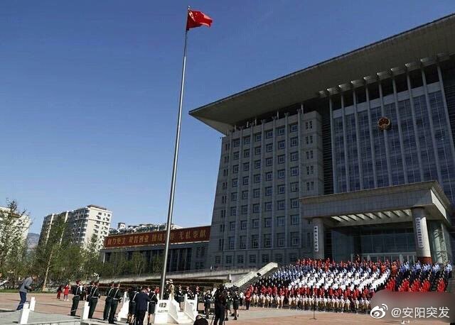 庆五一,林州市红旗渠畔干群同唱一首歌,歌颂祖国