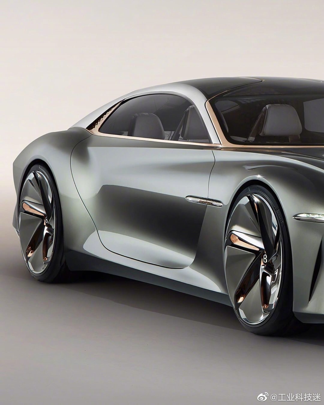 宾利exp100 gt 官方发布.1340hp 电动汽车,0-100 km/h = 2.5 sec