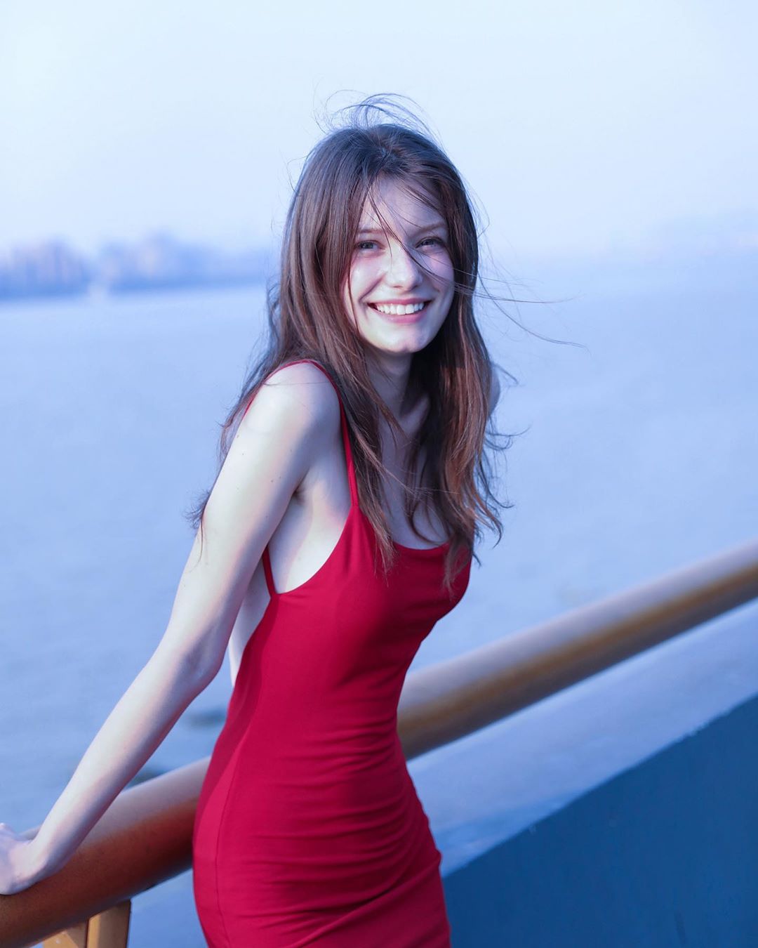 那当然是看到身材超好的美女时比如这位白俄罗斯的anastasia cebulsk