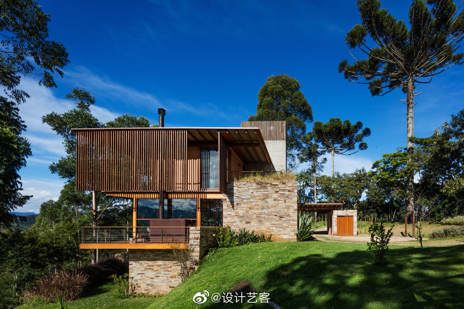 惬意的坡地别墅 cm residence reinach mendonca arquitetos associa