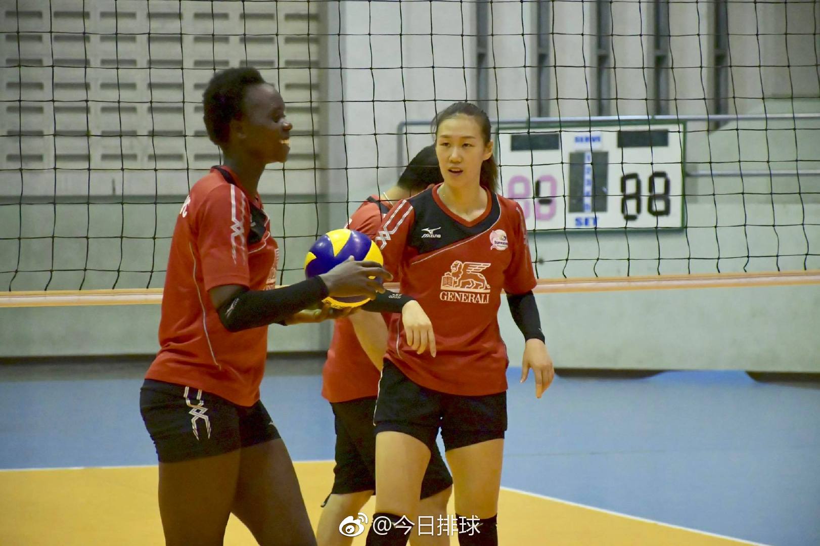 王娜与春武里至尊会合首练 周日比赛或上场 直播链接奉上