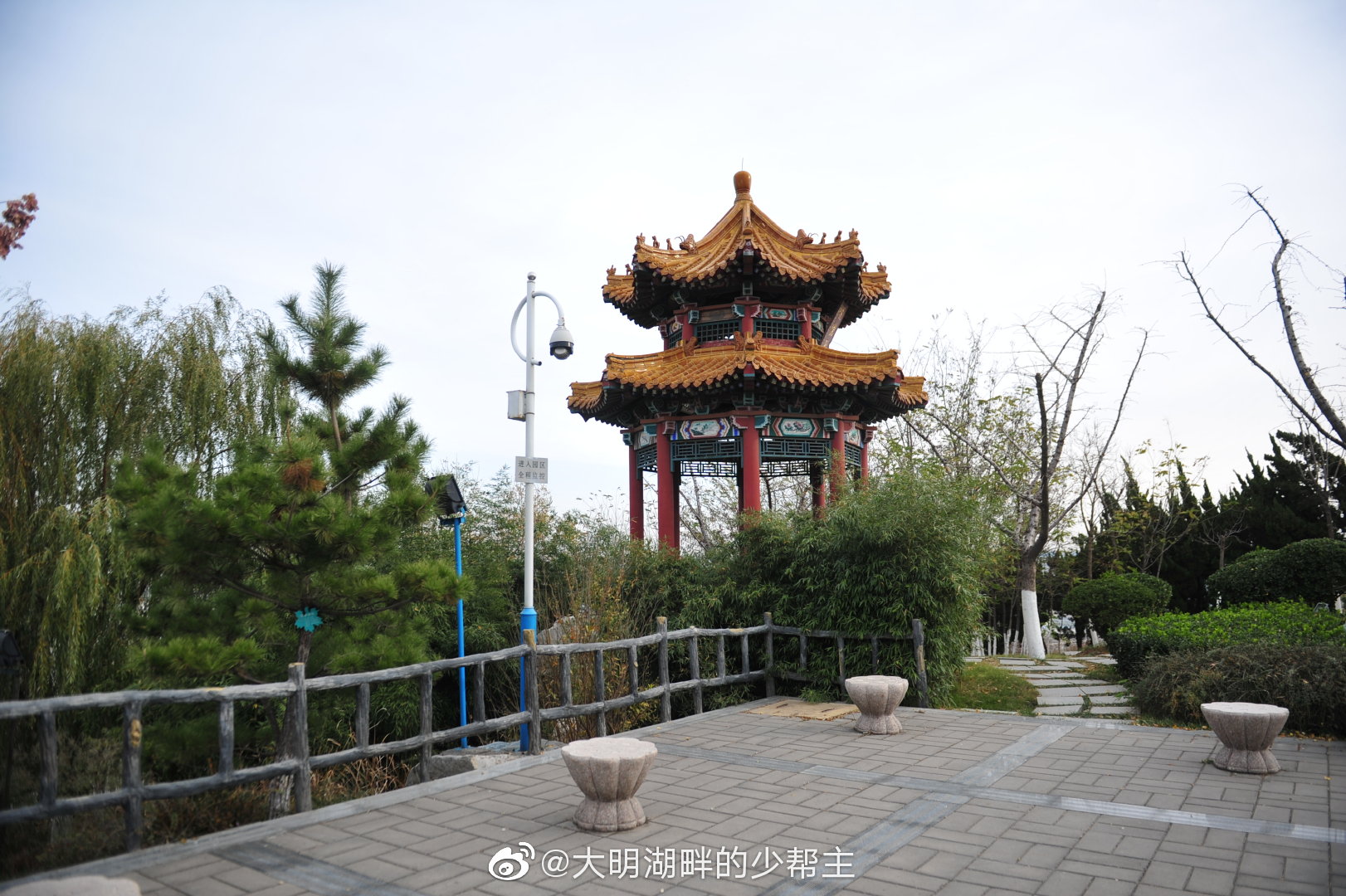 马山坡公园位于济南高新区内,北临新泺大街,西临奥体中路