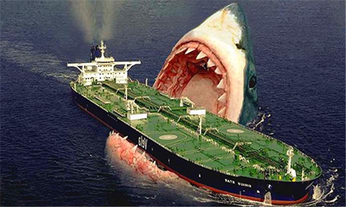 龙王鲸被认为是鲸的祖先,与鼠白鲨相生相克,最后得到巨齿鲨帮忙