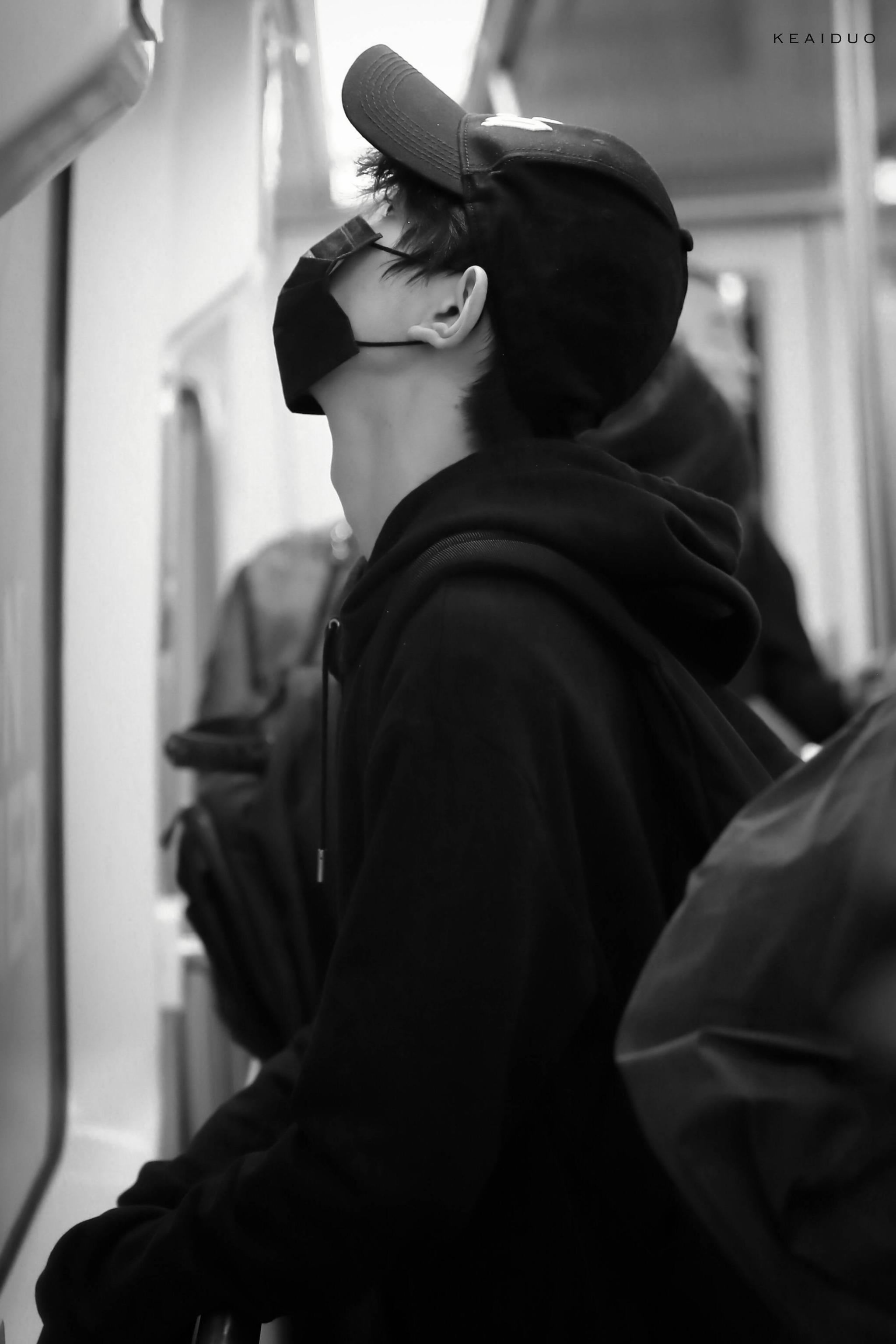 刚哥喉结杀小合集～轻熟荷尔蒙扑面而来,真的好绝!@tfboys-王源