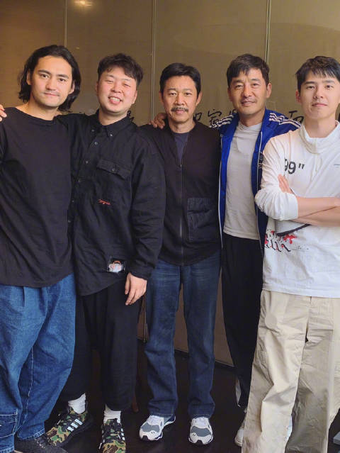 杜海涛晒袁弘,张丰毅,郭晓冬,刘昊然聚会合影