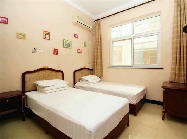 枕在海边假日酒店(北戴河圣海宾馆)位于北戴河民宿区:刘庄