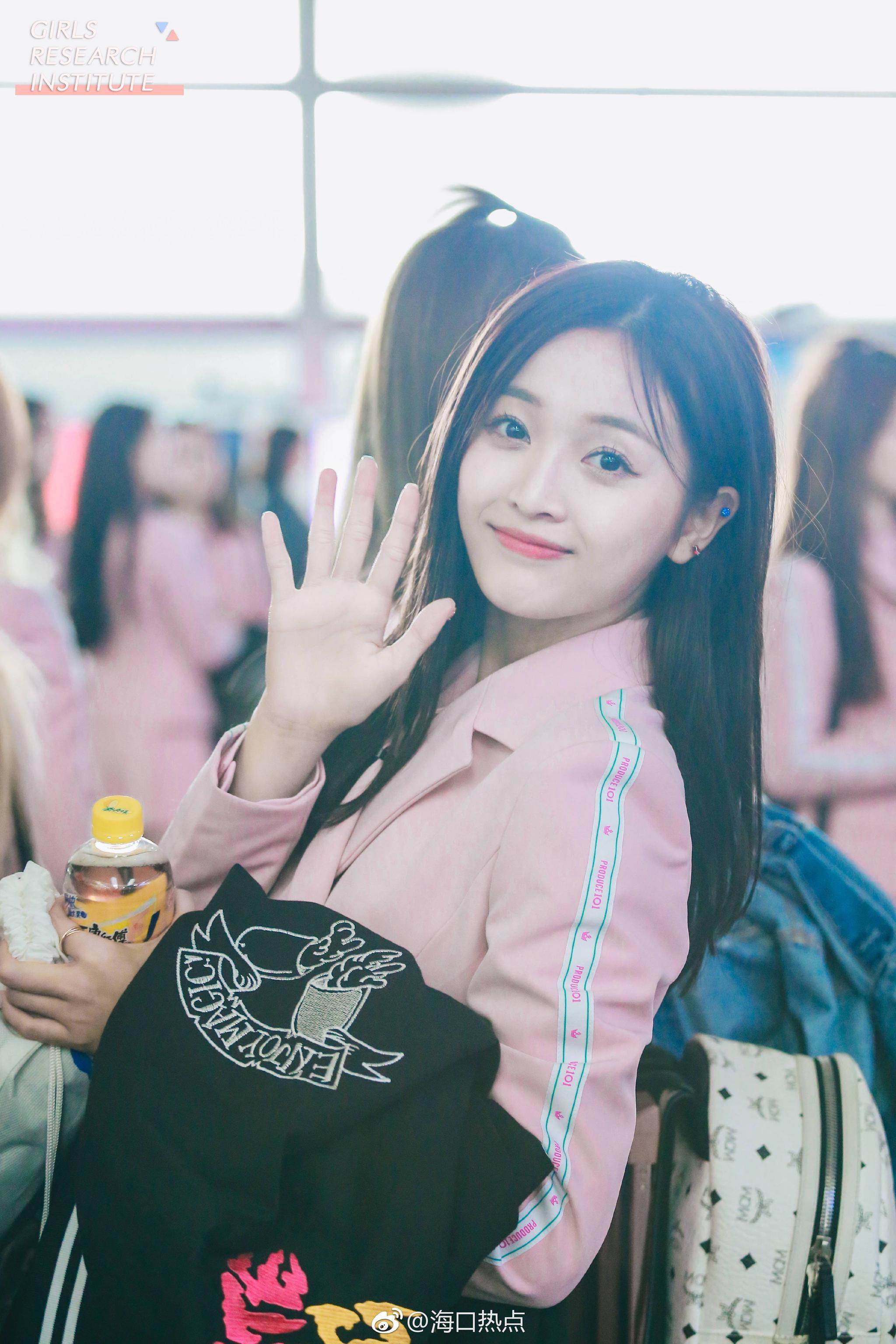 海口明星 @火箭少女101_吴宣仪 在罐头快过期前我让它沉海避开不存