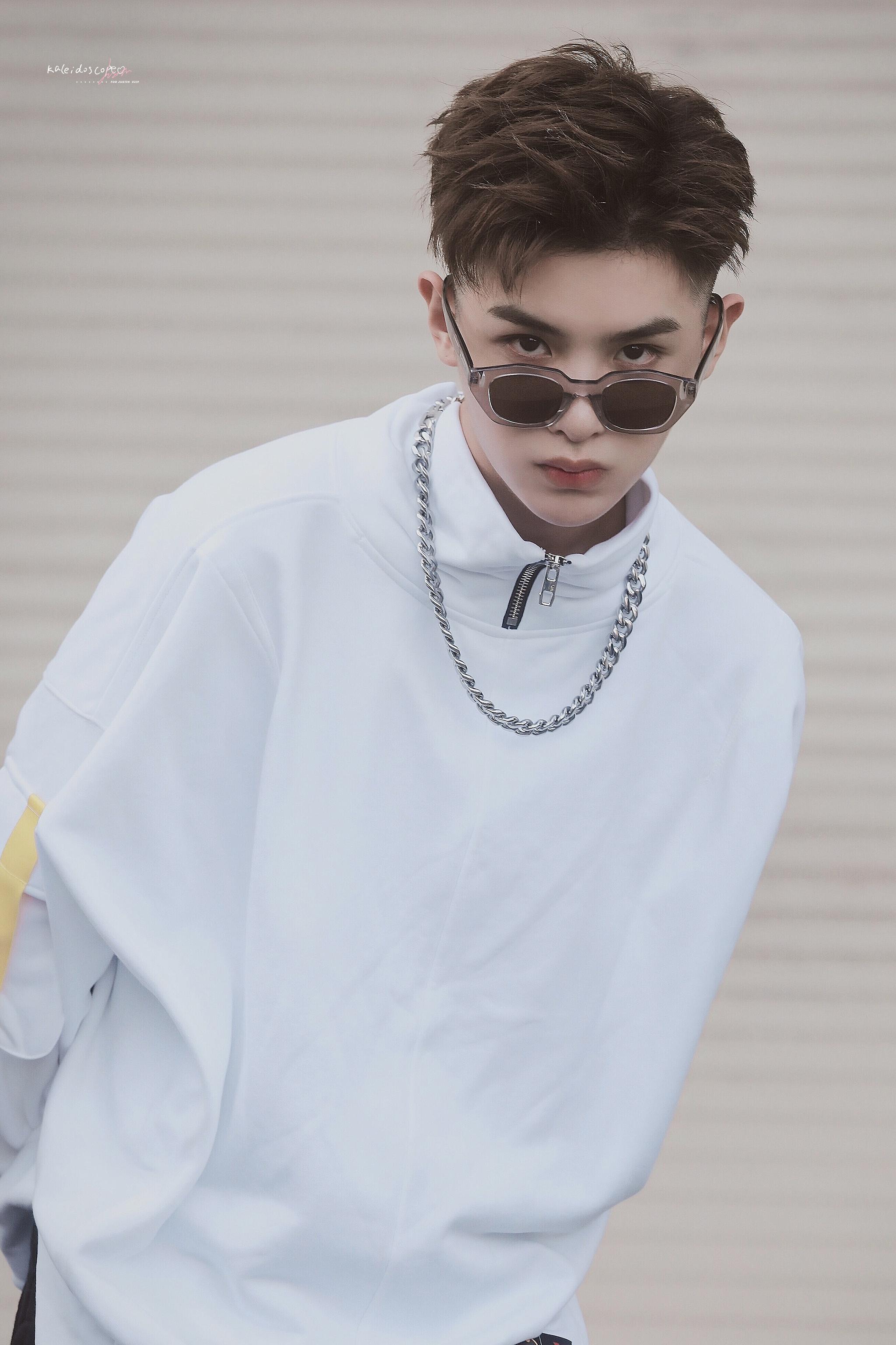 justin黄明昊巴黎写真大片来袭