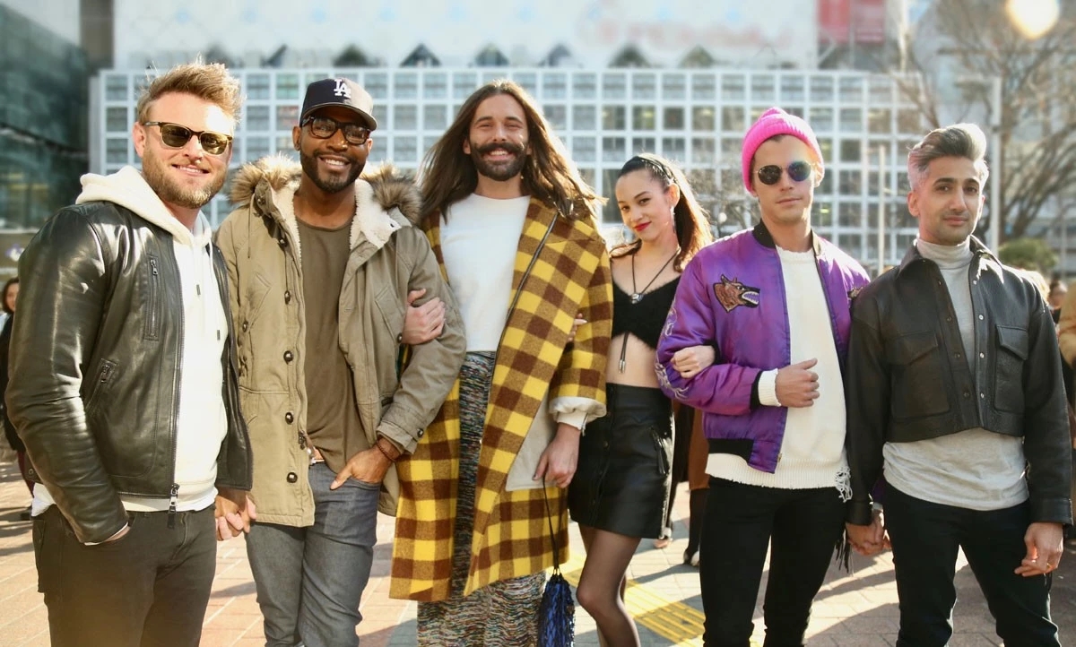 真人秀还是美国人敢玩,5位固定嘉宾全是弯的,且一个比一个风情