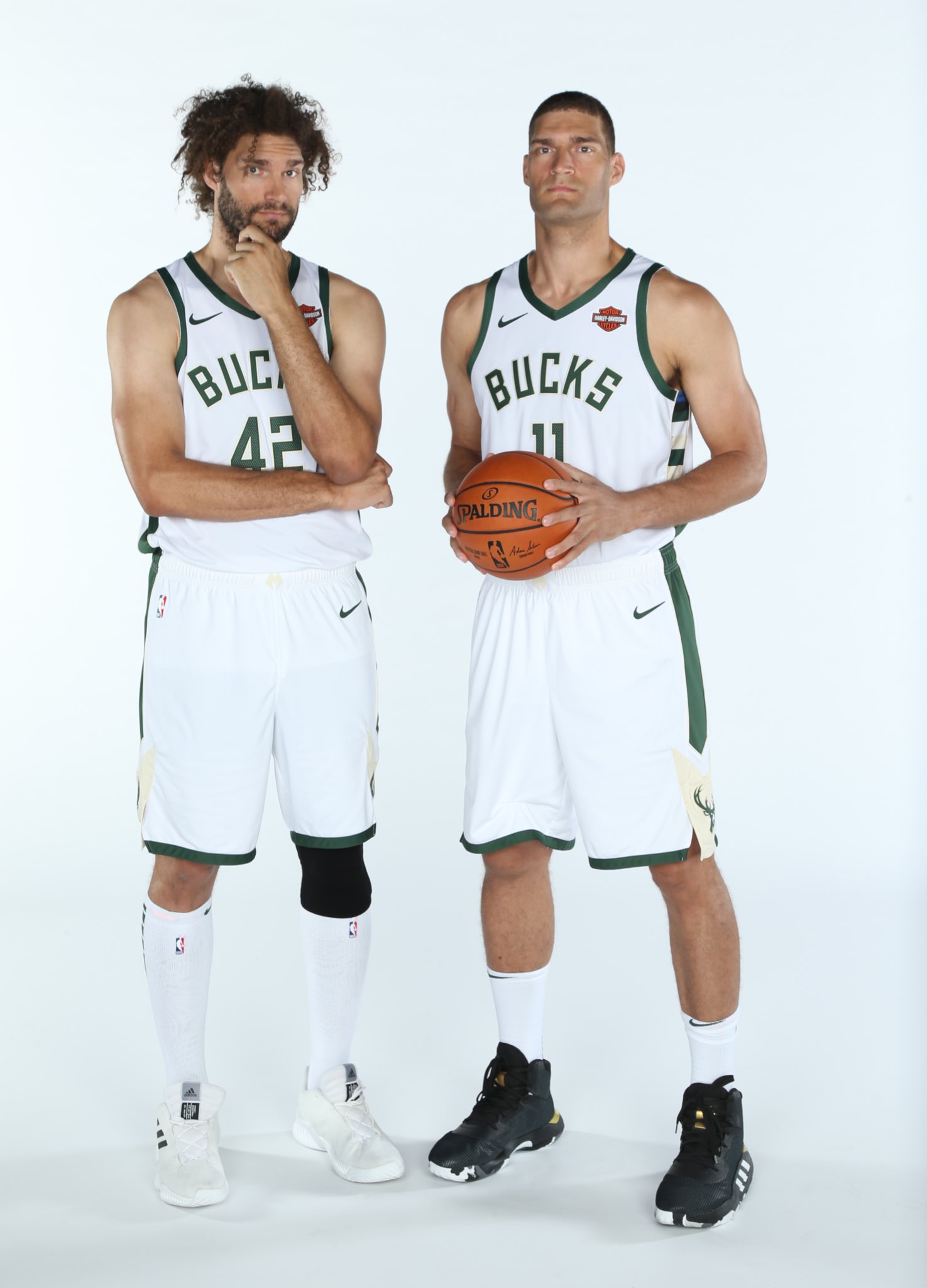 雄鹿的兄弟联盟 洛佩兹兄弟字母哥兄弟