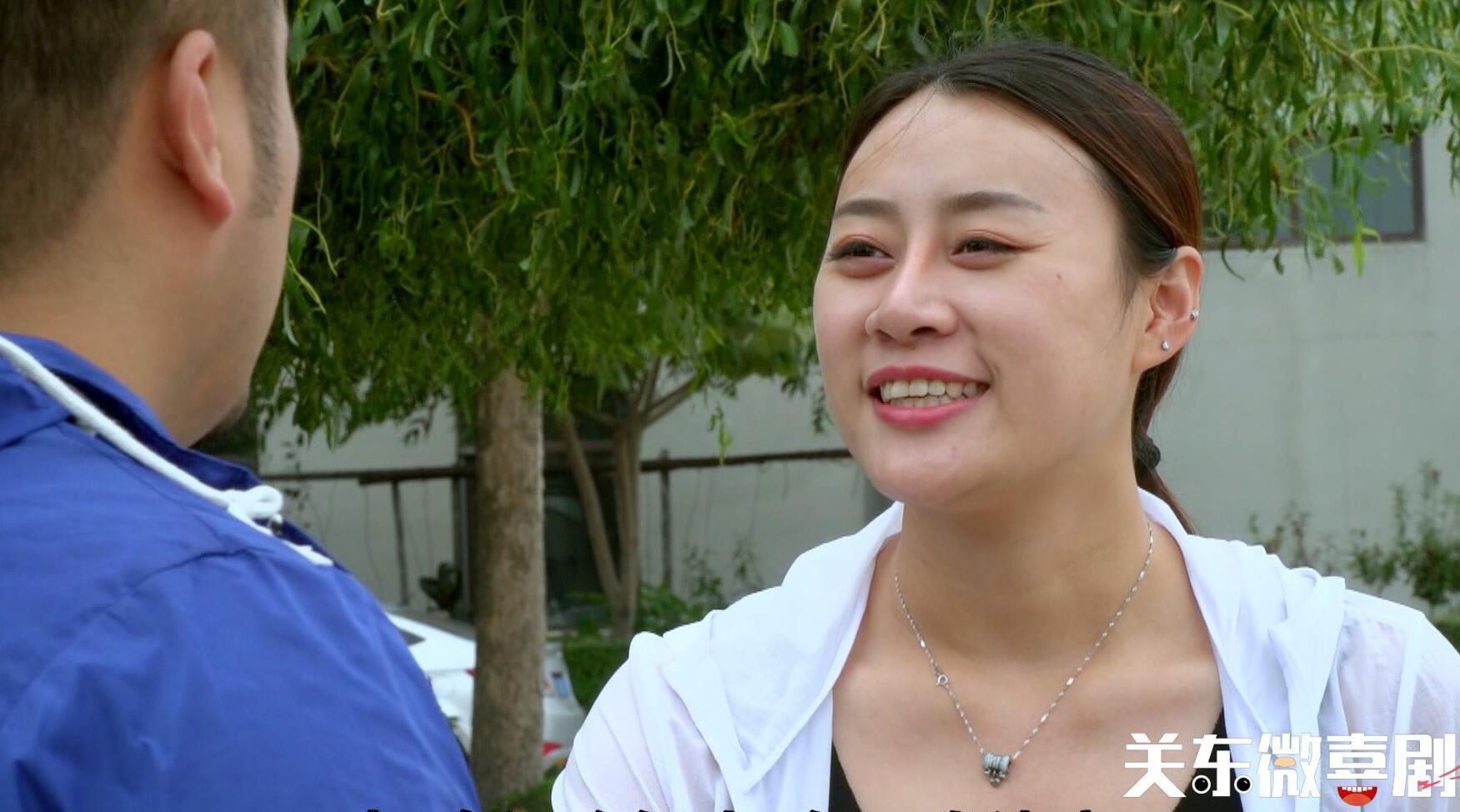 漂亮女孩喜欢上垃圾男人,她却说出这样的话,看了很感动!