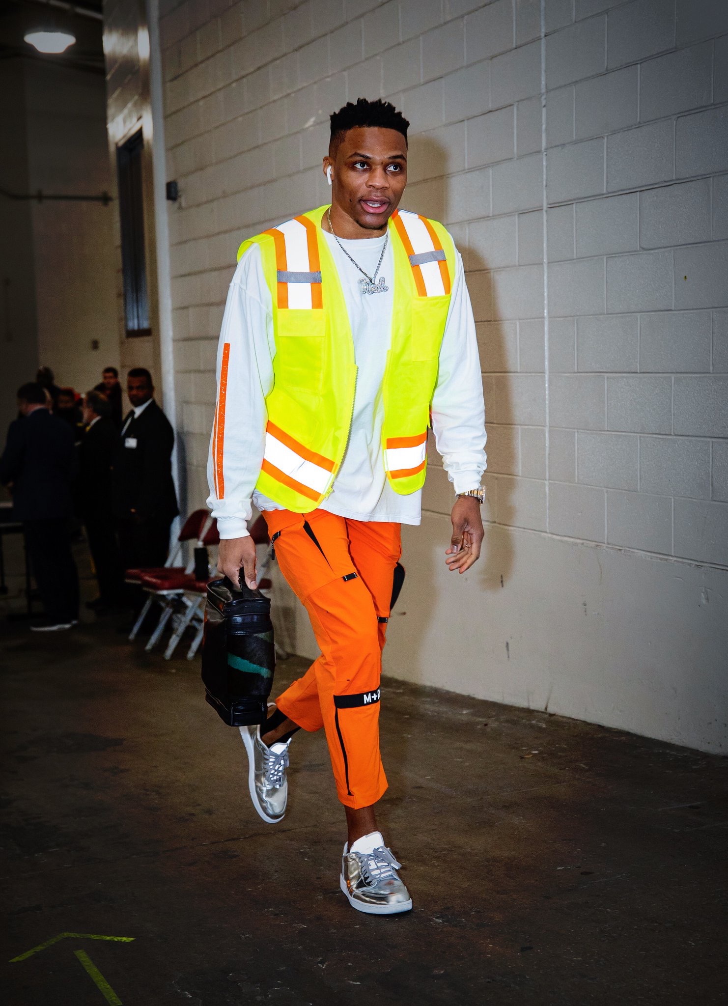 威少这套装备是不是在哪见过