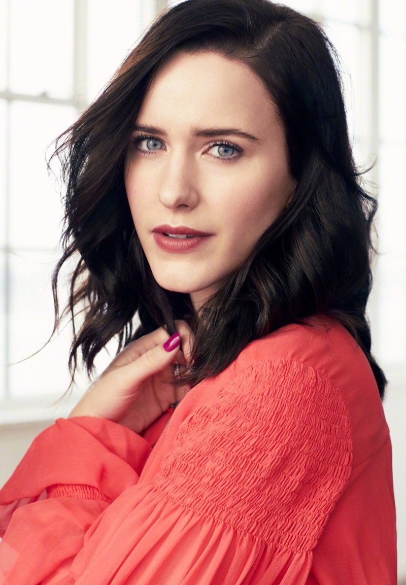 rachel brosnahan为《bustle》杂志拍摄的一组时尚大片