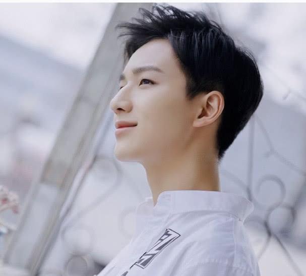 变形计微博人气排行榜_《变形记》人气排名,杨桐只能排第三,而他成了00后的信仰