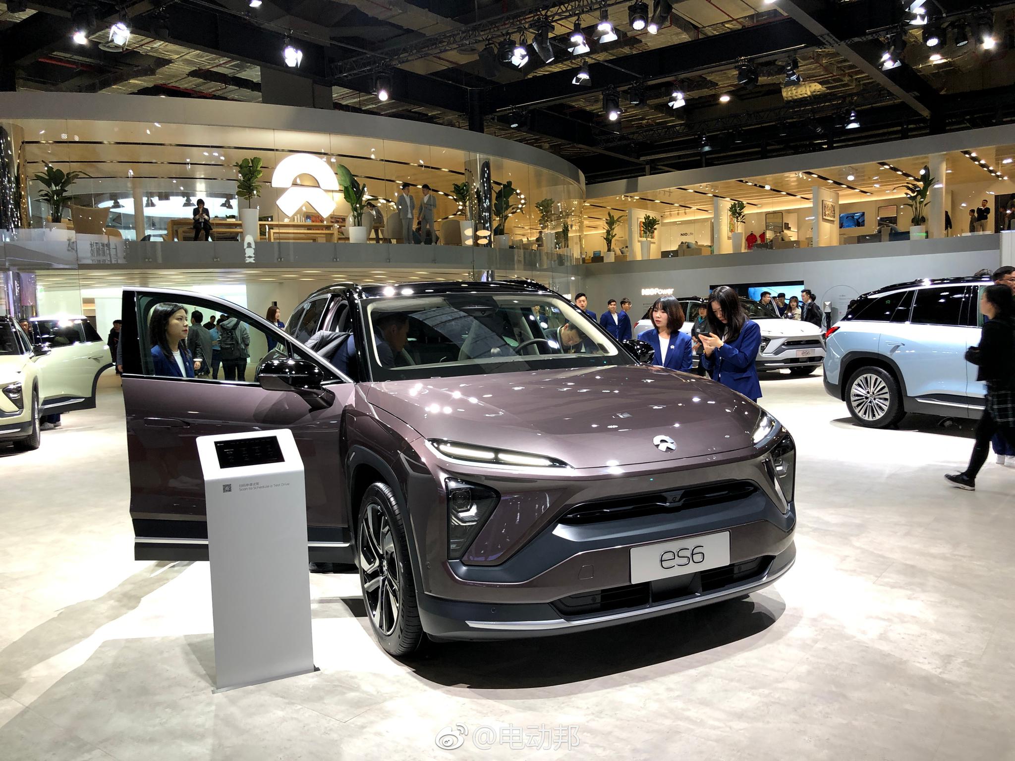 蔚来es6邦小尾巴说她最喜欢晨雾绿色的你们呢