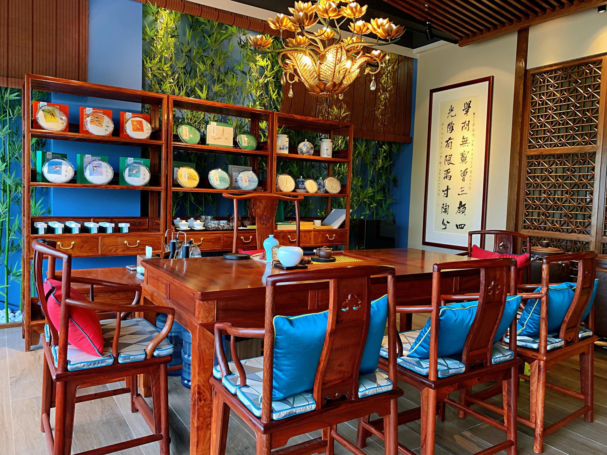 茶里乾坤大,壶中日月长