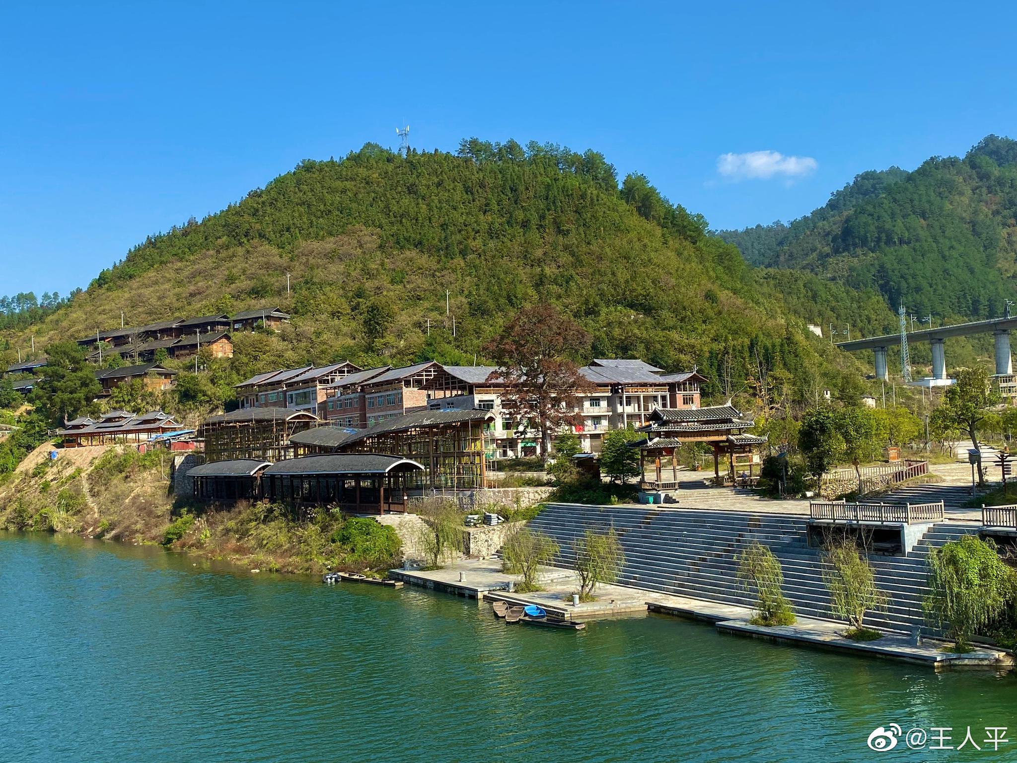 长滩村,位于黔东南苗族侗族自治州台江县老屯乡.长滩村